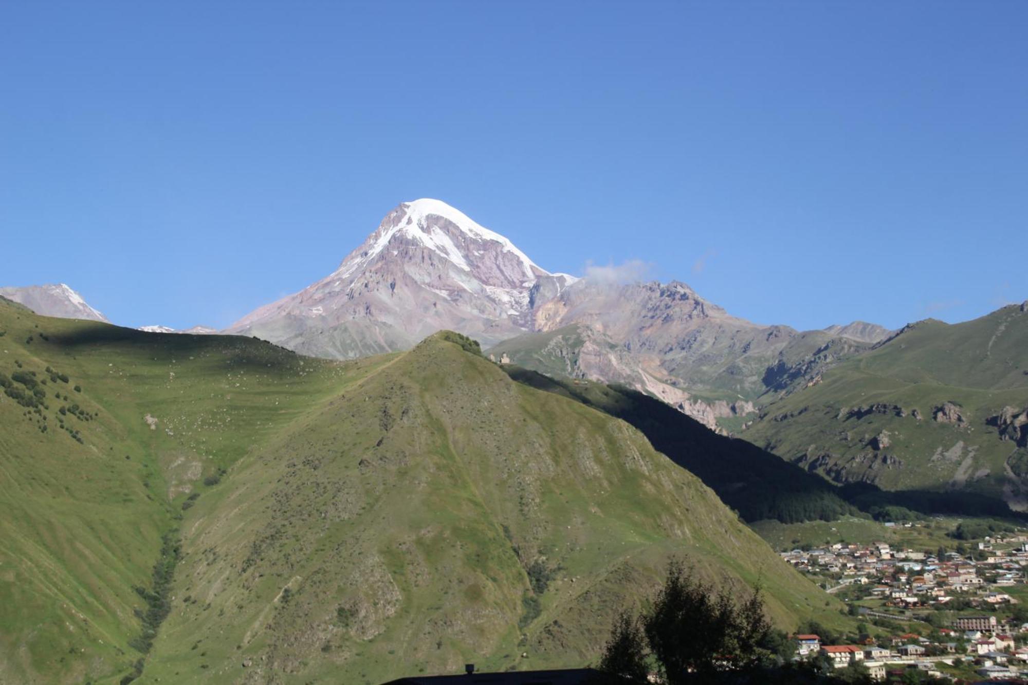 ホテル Melodia Kazbegi エクステリア 写真
