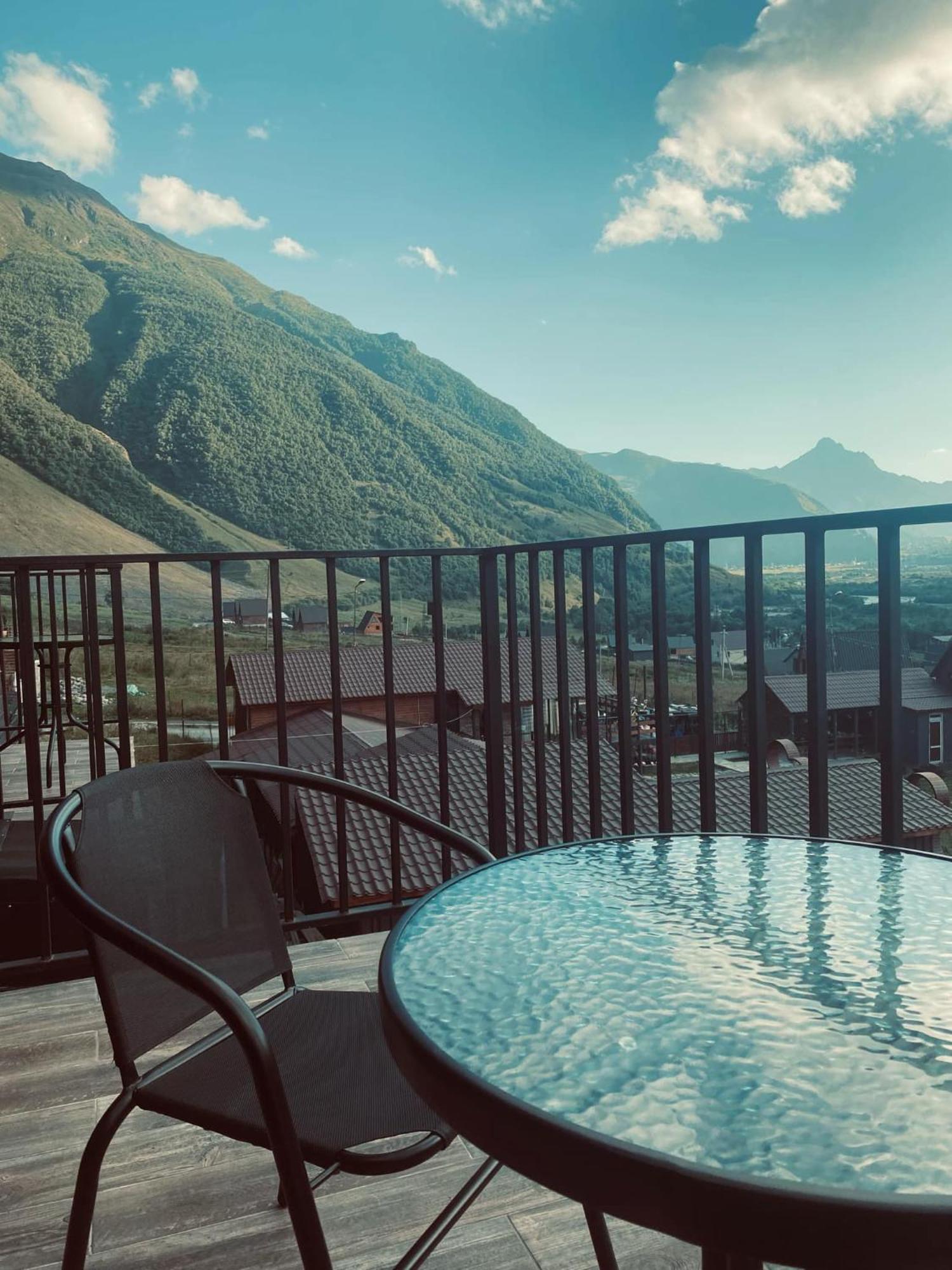ホテル Melodia Kazbegi エクステリア 写真