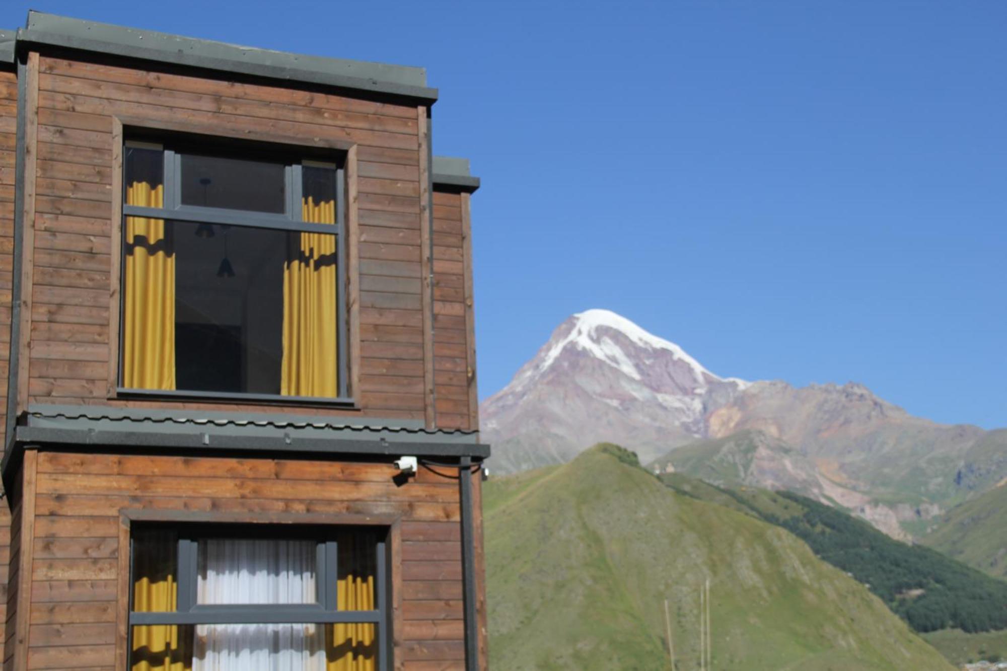 ホテル Melodia Kazbegi エクステリア 写真