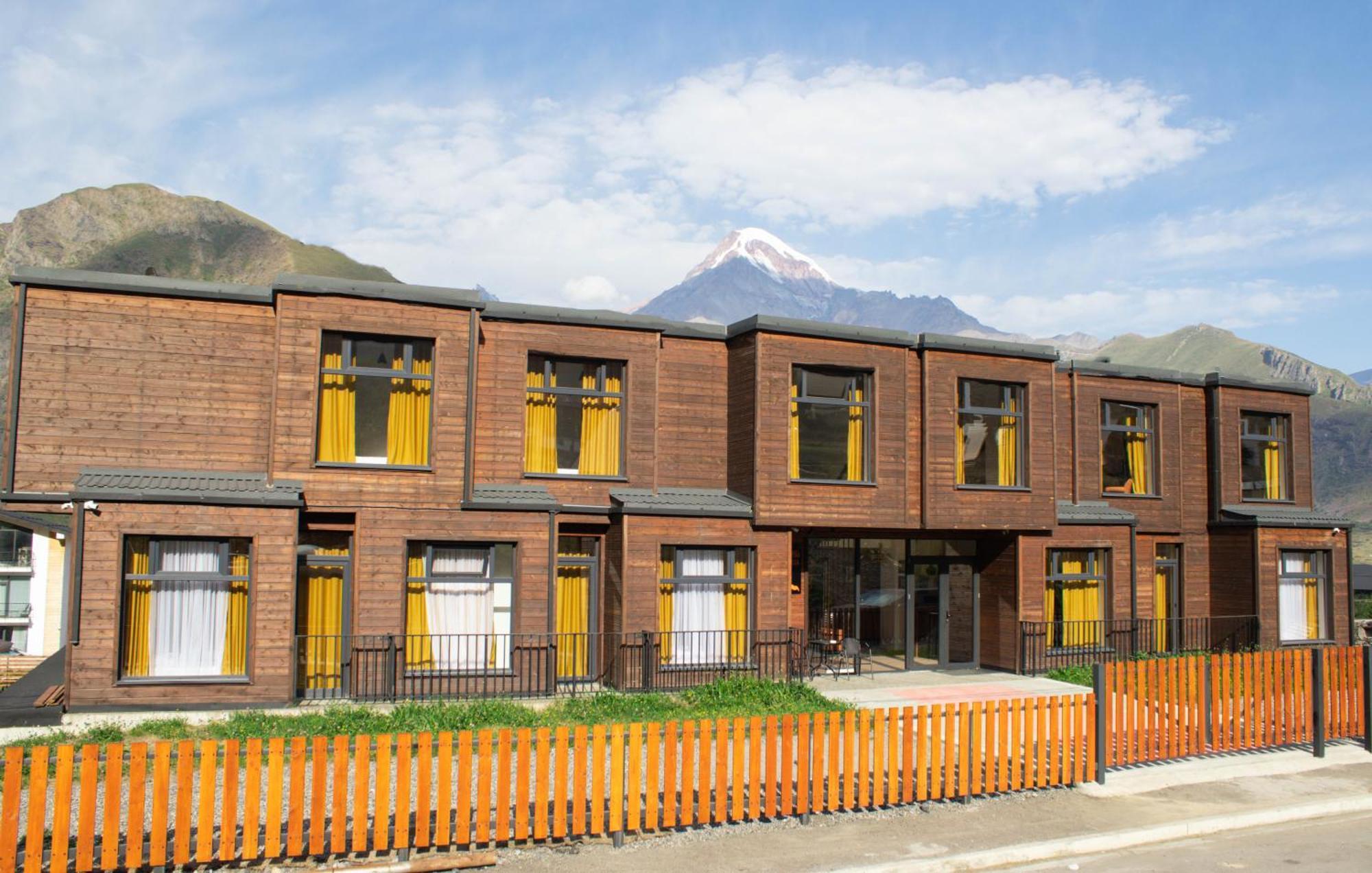 ホテル Melodia Kazbegi エクステリア 写真